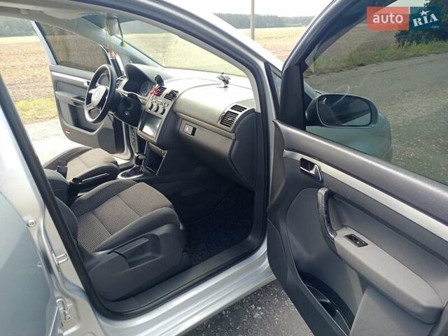 Серый Фольксваген Туран, объемом двигателя 1.6 л и пробегом 171 тыс. км за 6250 $, фото 26 на Automoto.ua