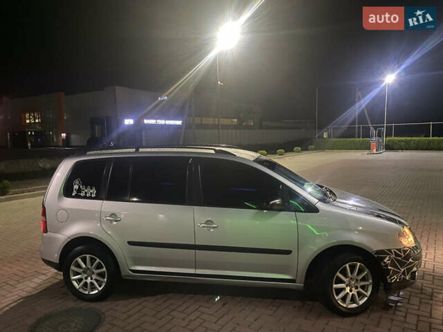 Серый Фольксваген Туран, объемом двигателя 1.97 л и пробегом 490 тыс. км за 5550 $, фото 12 на Automoto.ua