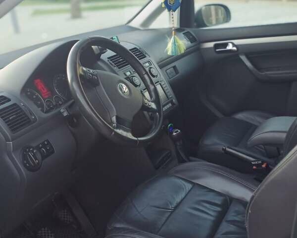 Серый Фольксваген Туран, объемом двигателя 1.98 л и пробегом 219 тыс. км за 5300 $, фото 13 на Automoto.ua