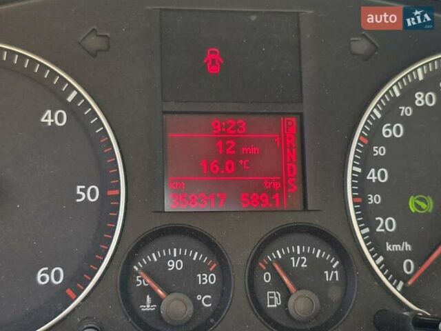 Серый Фольксваген Туран, объемом двигателя 2 л и пробегом 358 тыс. км за 4500 $, фото 36 на Automoto.ua