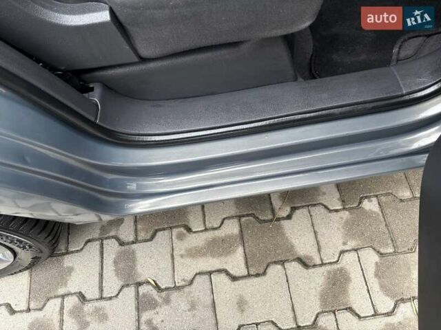 Серый Фольксваген Туран, объемом двигателя 1.9 л и пробегом 281 тыс. км за 6700 $, фото 48 на Automoto.ua