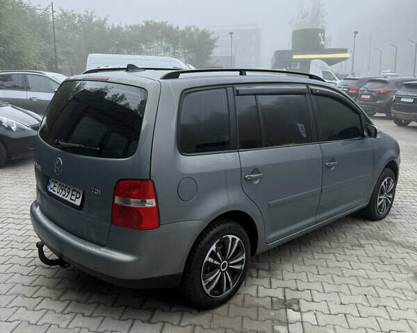 Серый Фольксваген Туран, объемом двигателя 1.9 л и пробегом 275 тыс. км за 5800 $, фото 5 на Automoto.ua