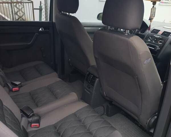 Серый Фольксваген Туран, объемом двигателя 1.9 л и пробегом 308 тыс. км за 5700 $, фото 6 на Automoto.ua