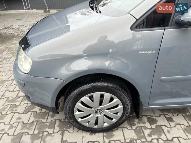 Серый Фольксваген Туран, объемом двигателя 1.9 л и пробегом 281 тыс. км за 6700 $, фото 37 на Automoto.ua