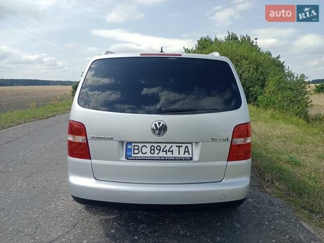 Серый Фольксваген Туран, объемом двигателя 1.6 л и пробегом 171 тыс. км за 6250 $, фото 4 на Automoto.ua