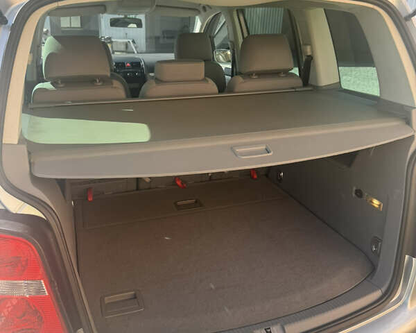 Серый Фольксваген Туран, объемом двигателя 1.6 л и пробегом 187 тыс. км за 7100 $, фото 28 на Automoto.ua