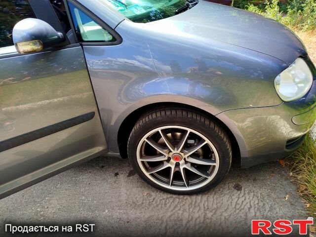 Сірий Фольксваген Туран, об'ємом двигуна 1.6 л та пробігом 280 тис. км за 5500 $, фото 3 на Automoto.ua