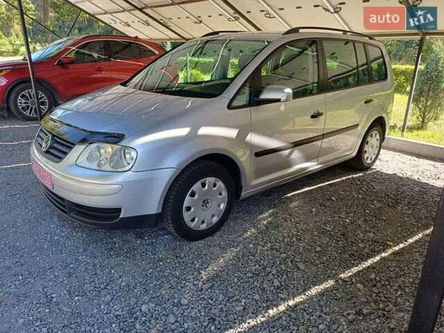 Серый Фольксваген Туран, объемом двигателя 1.6 л и пробегом 270 тыс. км за 5199 $, фото 11 на Automoto.ua