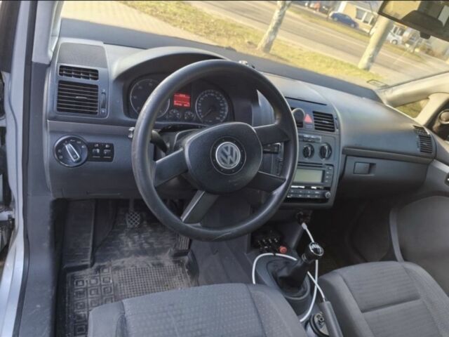 Серый Фольксваген Туран, объемом двигателя 2 л и пробегом 3 тыс. км за 2950 $, фото 8 на Automoto.ua