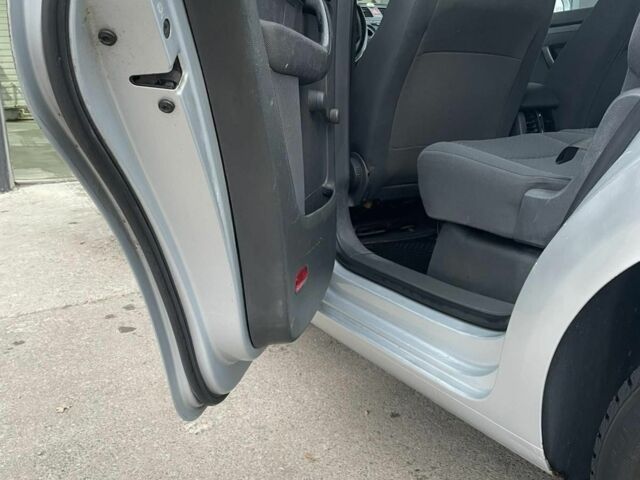 Сірий Фольксваген Туран, об'ємом двигуна 1.9 л та пробігом 330 тис. км за 2300 $, фото 17 на Automoto.ua