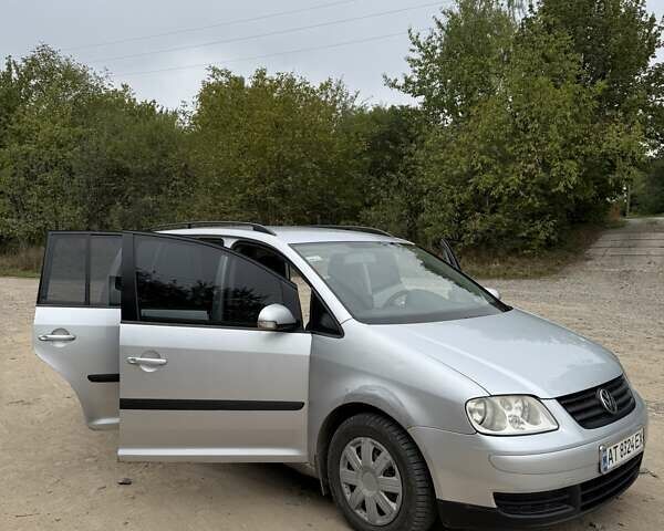 Серый Фольксваген Туран, объемом двигателя 1.9 л и пробегом 353 тыс. км за 5305 $, фото 6 на Automoto.ua