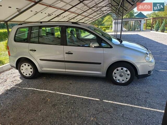 Серый Фольксваген Туран, объемом двигателя 1.6 л и пробегом 270 тыс. км за 5199 $, фото 16 на Automoto.ua