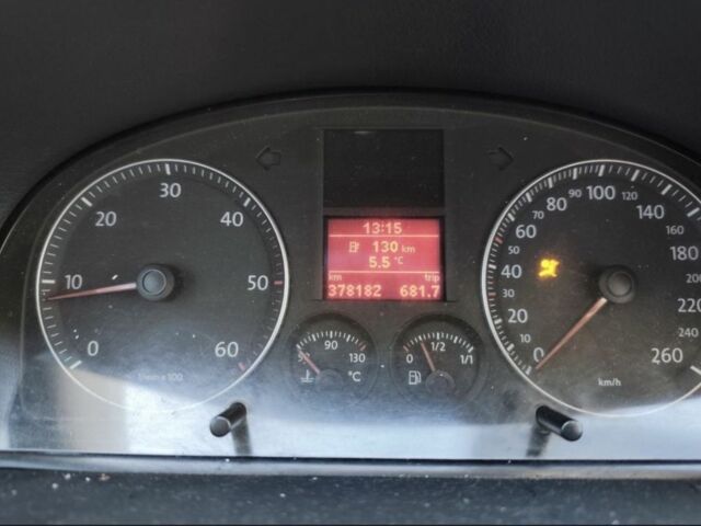 Серый Фольксваген Туран, объемом двигателя 2 л и пробегом 3 тыс. км за 2950 $, фото 14 на Automoto.ua