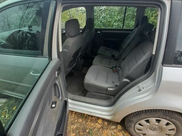 Серый Фольксваген Туран, объемом двигателя 0 л и пробегом 1 тыс. км за 2600 $, фото 2 на Automoto.ua