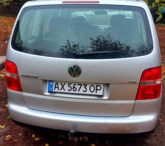 Сірий Фольксваген Туран, об'ємом двигуна 1.6 л та пробігом 199 тис. км за 5900 $, фото 3 на Automoto.ua