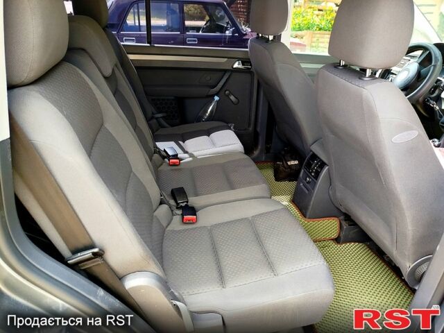 Сірий Фольксваген Туран, об'ємом двигуна 1.6 л та пробігом 280 тис. км за 5500 $, фото 6 на Automoto.ua