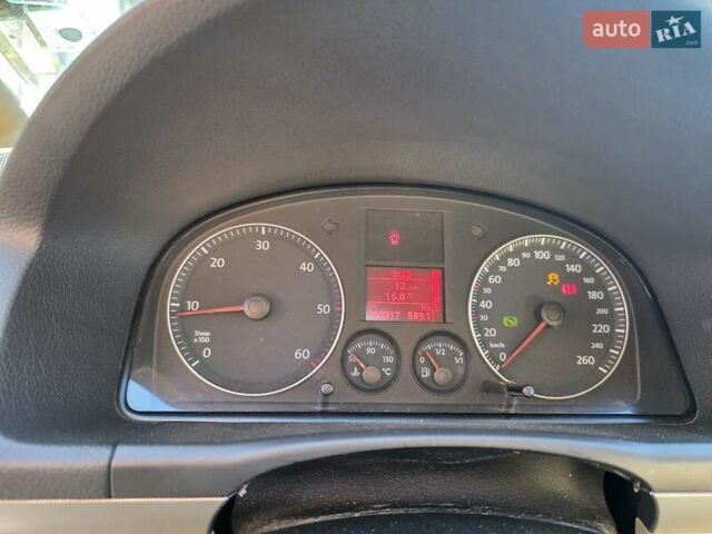 Серый Фольксваген Туран, объемом двигателя 2 л и пробегом 358 тыс. км за 4500 $, фото 35 на Automoto.ua
