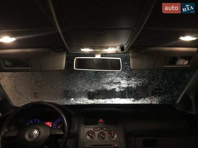 Серый Фольксваген Туран, объемом двигателя 1.6 л и пробегом 232 тыс. км за 5850 $, фото 27 на Automoto.ua