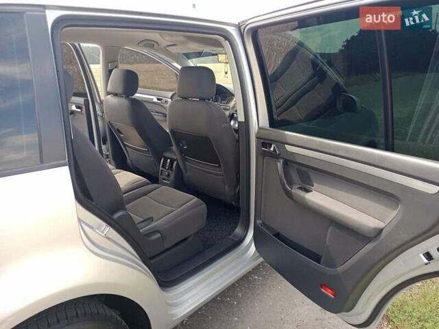 Серый Фольксваген Туран, объемом двигателя 1.6 л и пробегом 171 тыс. км за 6250 $, фото 20 на Automoto.ua