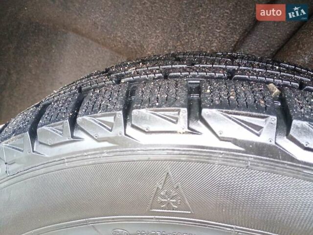 Серый Фольксваген Туран, объемом двигателя 1.6 л и пробегом 238 тыс. км за 4299 $, фото 31 на Automoto.ua