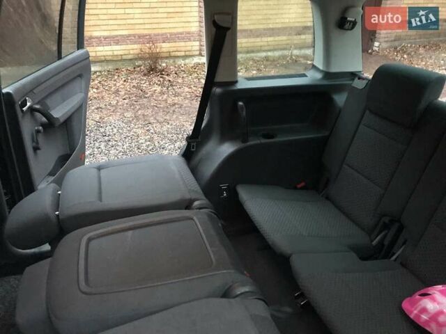 Серый Фольксваген Туран, объемом двигателя 1.6 л и пробегом 232 тыс. км за 5850 $, фото 24 на Automoto.ua