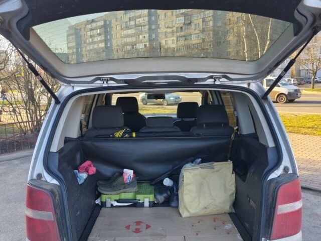 Серый Фольксваген Туран, объемом двигателя 2 л и пробегом 378 тыс. км за 2600 $, фото 5 на Automoto.ua