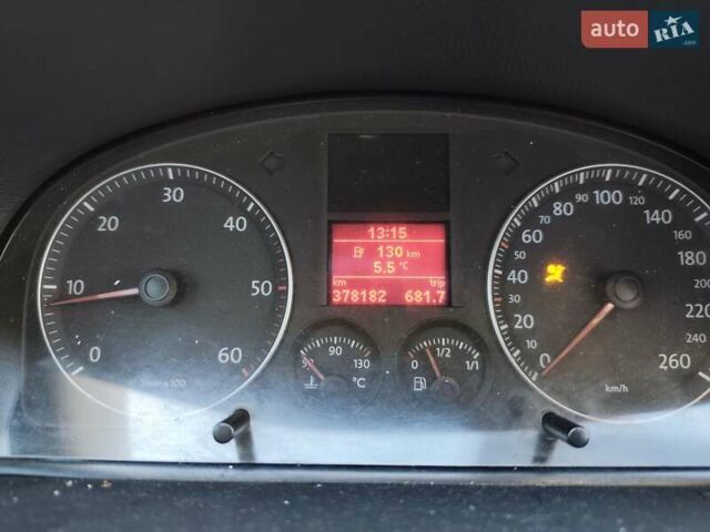 Серый Фольксваген Туран, объемом двигателя 2 л и пробегом 378 тыс. км за 2600 $, фото 12 на Automoto.ua
