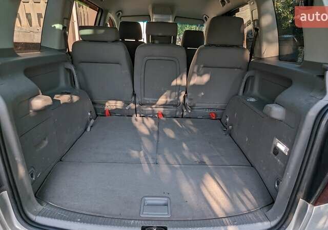 Серый Фольксваген Туран, объемом двигателя 1.9 л и пробегом 300 тыс. км за 5100 $, фото 8 на Automoto.ua