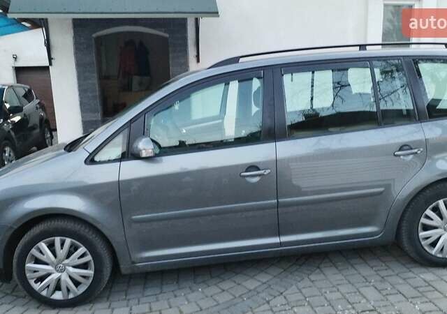 Серый Фольксваген Туран, объемом двигателя 1.6 л и пробегом 183 тыс. км за 5900 $, фото 3 на Automoto.ua