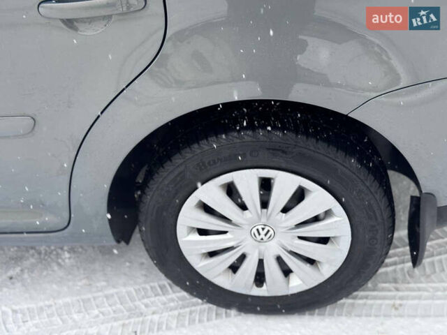 Серый Фольксваген Туран, объемом двигателя 2 л и пробегом 156 тыс. км за 5400 $, фото 24 на Automoto.ua