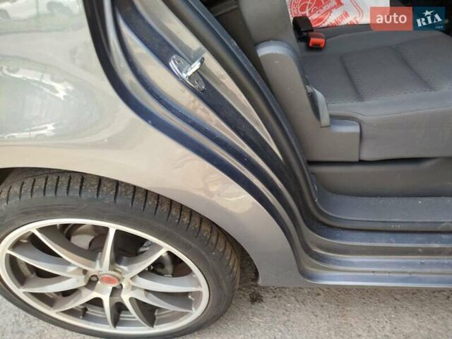 Серый Фольксваген Туран, объемом двигателя 1.6 л и пробегом 277 тыс. км за 5799 $, фото 16 на Automoto.ua