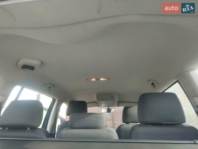 Серый Фольксваген Туран, объемом двигателя 1.9 л и пробегом 402 тыс. км за 5300 $, фото 3 на Automoto.ua