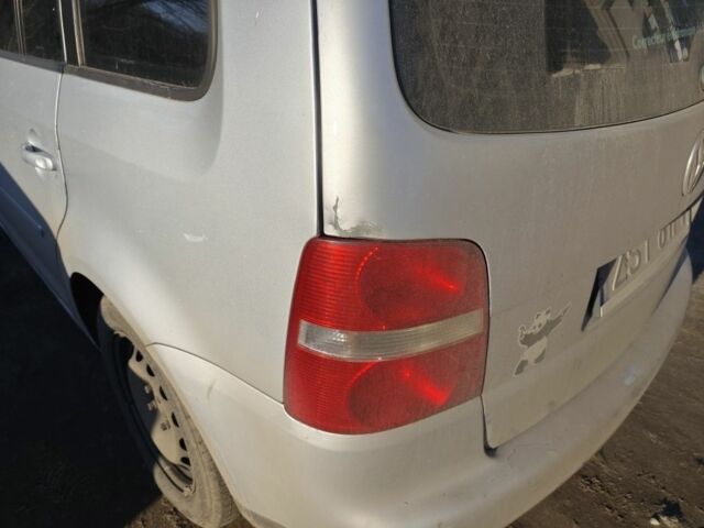 Серый Фольксваген Туран, объемом двигателя 2 л и пробегом 378 тыс. км за 2600 $, фото 17 на Automoto.ua