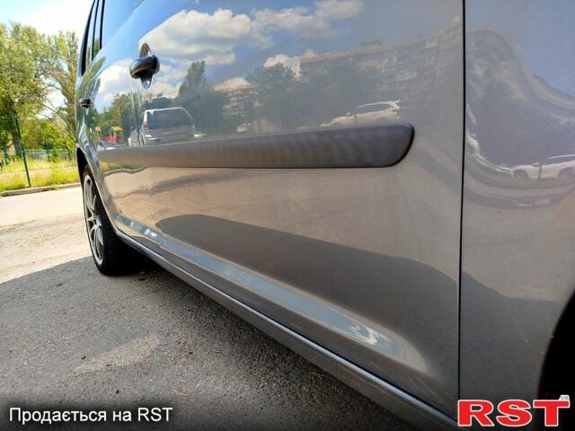 Сірий Фольксваген Туран, об'ємом двигуна 1.6 л та пробігом 280 тис. км за 5500 $, фото 4 на Automoto.ua