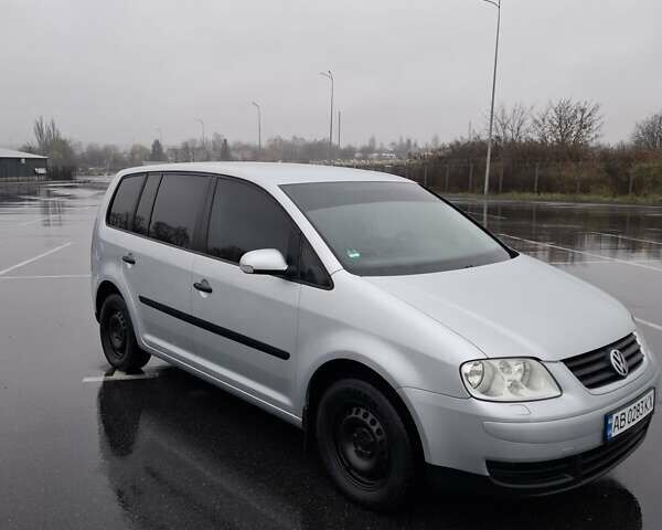 Серый Фольксваген Туран, объемом двигателя 1.6 л и пробегом 207 тыс. км за 5700 $, фото 12 на Automoto.ua