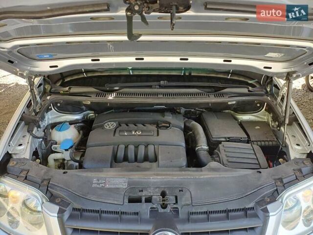 Серый Фольксваген Туран, объемом двигателя 1.6 л и пробегом 270 тыс. км за 5199 $, фото 24 на Automoto.ua