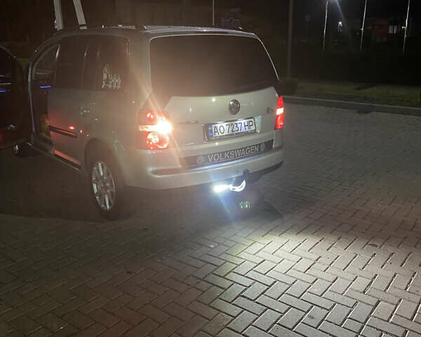 Серый Фольксваген Туран, объемом двигателя 1.97 л и пробегом 490 тыс. км за 5550 $, фото 10 на Automoto.ua