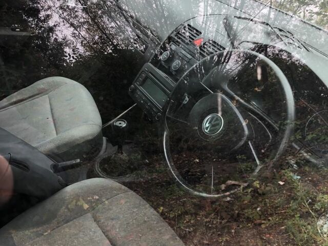 Серый Фольксваген Туран, объемом двигателя 2 л и пробегом 3 тыс. км за 1300 $, фото 5 на Automoto.ua