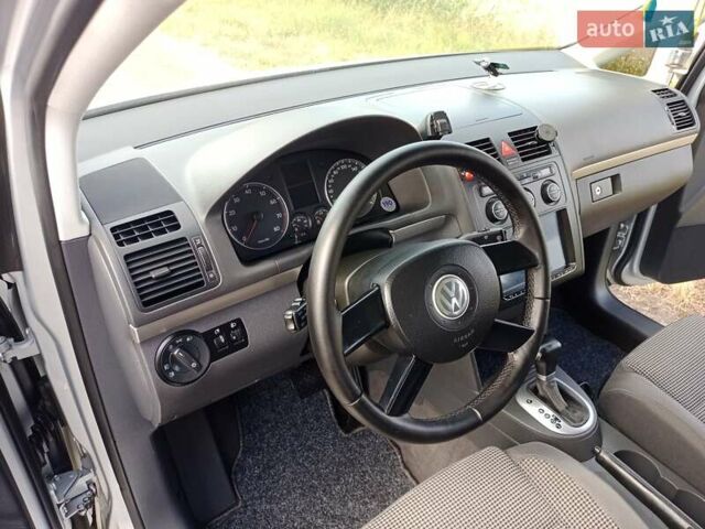 Серый Фольксваген Туран, объемом двигателя 1.6 л и пробегом 171 тыс. км за 6250 $, фото 37 на Automoto.ua