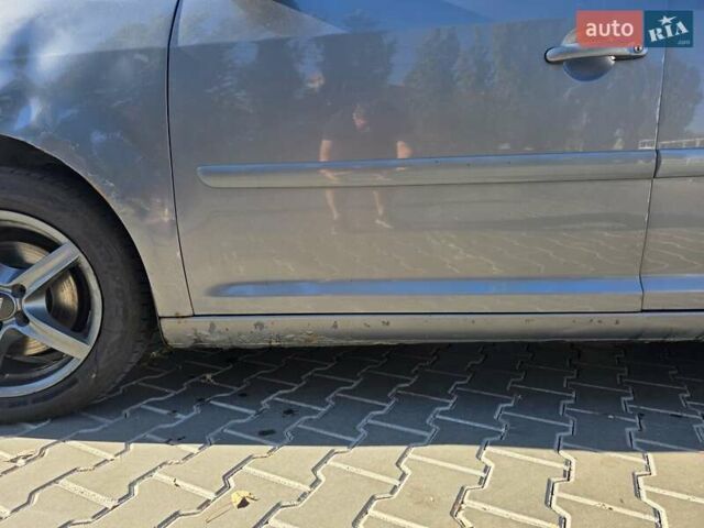 Серый Фольксваген Туран, объемом двигателя 2 л и пробегом 358 тыс. км за 4500 $, фото 2 на Automoto.ua