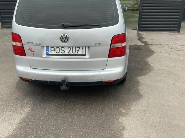 Сірий Фольксваген Туран, об'ємом двигуна 1.9 л та пробігом 330 тис. км за 2300 $, фото 12 на Automoto.ua