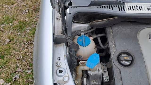 Серый Фольксваген Туран, объемом двигателя 1.6 л и пробегом 230 тыс. км за 5400 $, фото 20 на Automoto.ua