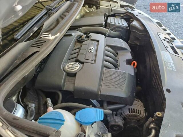 Серый Фольксваген Туран, объемом двигателя 1.6 л и пробегом 270 тыс. км за 5199 $, фото 27 на Automoto.ua