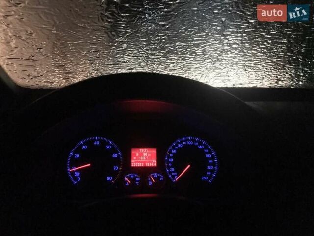 Серый Фольксваген Туран, объемом двигателя 1.6 л и пробегом 232 тыс. км за 5850 $, фото 26 на Automoto.ua