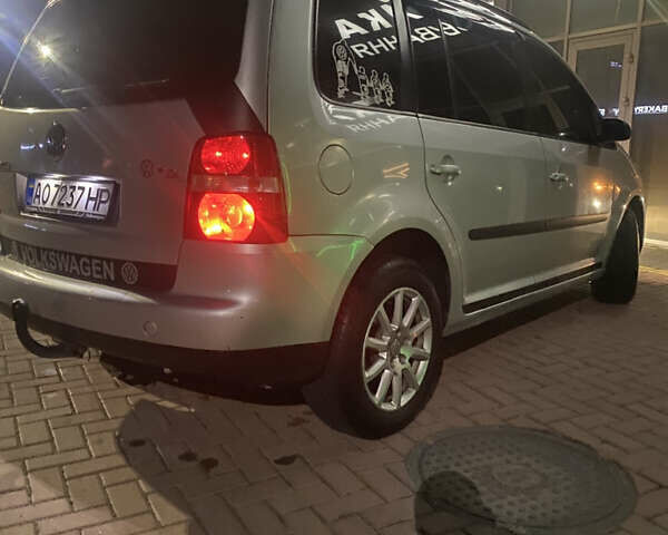 Серый Фольксваген Туран, объемом двигателя 1.97 л и пробегом 490 тыс. км за 5550 $, фото 4 на Automoto.ua