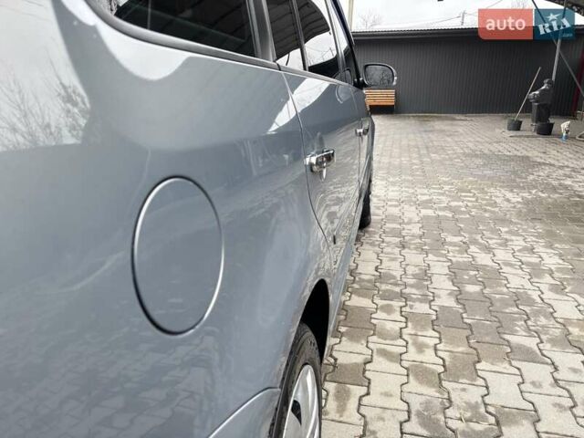 Серый Фольксваген Туран, объемом двигателя 1.9 л и пробегом 281 тыс. км за 6700 $, фото 28 на Automoto.ua