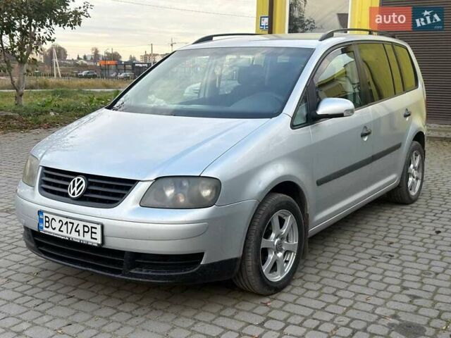 Серый Фольксваген Туран, объемом двигателя 1.6 л и пробегом 281 тыс. км за 5000 $, фото 3 на Automoto.ua