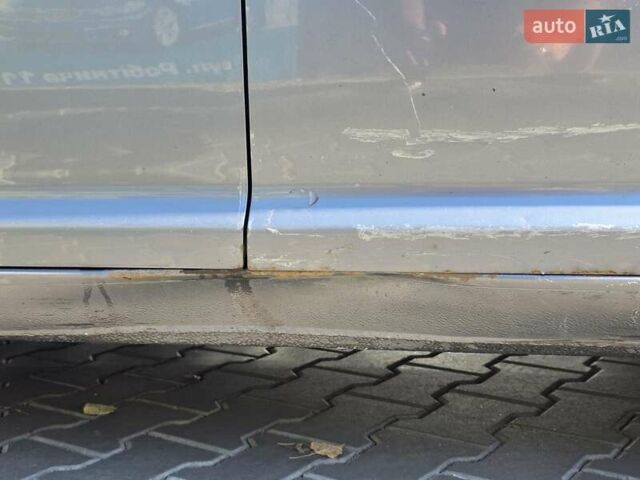 Серый Фольксваген Туран, объемом двигателя 2 л и пробегом 358 тыс. км за 4500 $, фото 11 на Automoto.ua