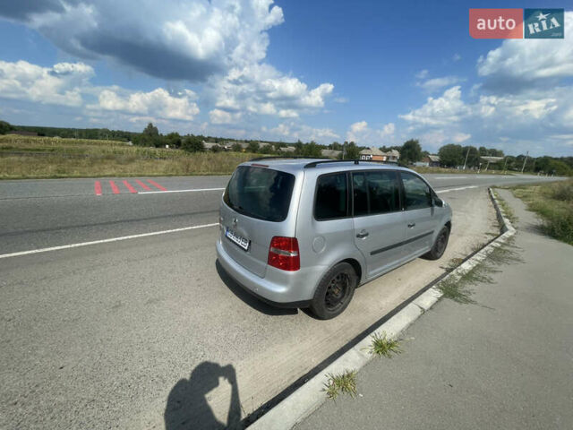 Сірий Фольксваген Туран, об'ємом двигуна 1.6 л та пробігом 234 тис. км за 5100 $, фото 6 на Automoto.ua