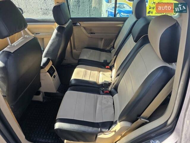 Серый Фольксваген Туран, объемом двигателя 2 л и пробегом 358 тыс. км за 4500 $, фото 20 на Automoto.ua